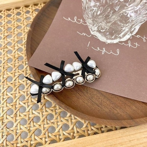 Vintage Gold Alloy Imitation Artificial Pearl Bow Hair Clip For Women French Elegant Heart Artificial Pearl Side Clip Hair Accessories