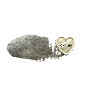 Plüschiger grauer Kunstfell-Haarclip mit goldenem Herz-Metallakzent für Damen