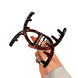 Pince à cheveux marron chocolat en forme de bois pour chignon élégant en acrylique