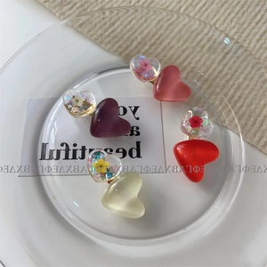 Pinces à cheveux en forme de cœur avec fleurs séchées en quatre couleurs à angle 45°