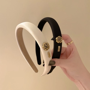 Luxurious camellia hairband set with thick padding in black and creamy white fabric