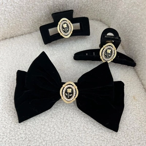 French Style Black Velvet Bow Hair Clip Gold Rose Faux Artificial Pearl Retro Elegant Large Hair Claw Clip For Women Hair Accessory