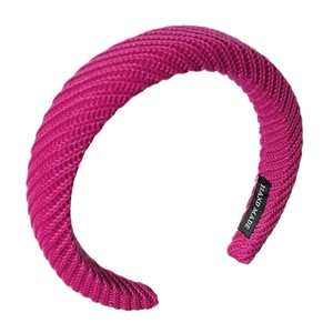 Gestricktes breites Schwamm Stirnband in Magenta mit handgemachtem Etikett