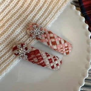 Sweet red plaid snowflake BB hair clip set with sparkling rhinestones for winter