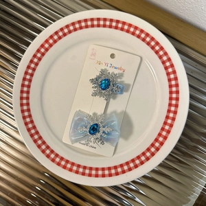 Set di fermagli Frozen con fiocchi di neve scintillanti e fiocco in organza azzurra
