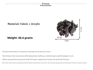 Détail de la pince à cheveux fleurie avec perles mesurant 13cm de long et 46,6g