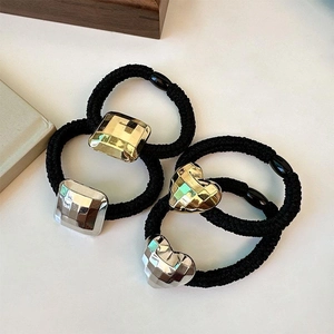 Chouchou Minimaliste à Haute Élasticité avec Ornement Géométrique en Métal Cœur Carré Bande de Caoutchouc Accessoire de Mode pour Femmes
