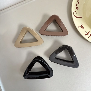 Minimalist Triangle Hair Claw Clip Acrylic Geometric Hollow Hair Catch Small Fashion Hair Accessories For Women Daily Headwear