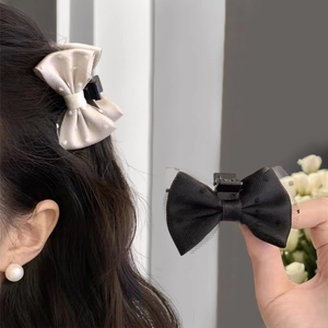 Eleganter Haarkrebs mit Schleife aus Satin und gepunktetem Netz Kleine Haarspange für Damen Täglich Dating Süßer Stil