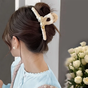 Elegante fermaglio per capelli grande con perle color crema e trama in stile vintage francese