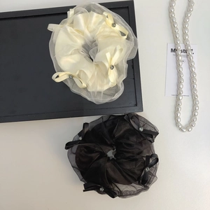 Elegantes Organza-Haargummi-Set mit Strassschleifen in Schwarz und Creme
