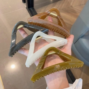 Mode Dreieck Große Haarkralle Clip Minimalistisch Elegant Harz Haarklemme Haarschmuck Für Damen Tägliches Styling