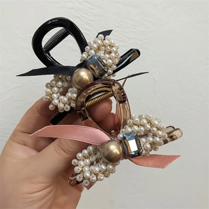Lot de pinces à cheveux luxe avec perles et nœuds en noir et marron pour un style élégant