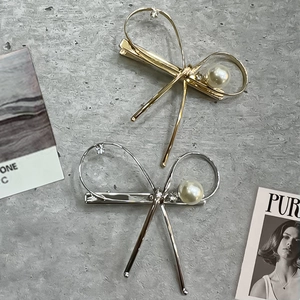 Elegant Alloy Hollow Bow Duckbill Hair Clip With Faux Artificial Pearl Rhinestone Metal French Vintage Hair Accessory For Women Daily