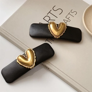 Vintage Metal PU Leather Heart Hair Clip Retro Black Gold Heart Shaped Side Clip Elegant Hair Accessory For Women Fashion