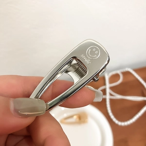 Barrette à cheveux en métal argenté poli avec icône smile et texte gravé pour femme