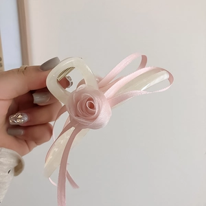 Pince à cheveux crème élégante avec roses en ruban rose et rubans pour femmes