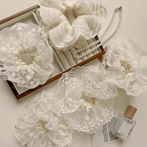 Chouchous Larges de Style Français avec Broderie Fleurie Éléments en Maille Douce Élastiques à Cheveux pour Femmes Accessoires