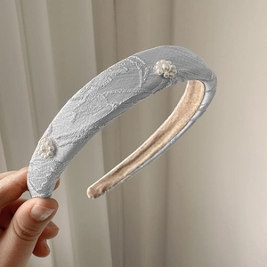 Light blue embroidered sponge headband with pearl flowers and jacquard texture for women