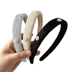 Three-piece retro sponge headbands with embroidery and pearl flowers in blue, beige, and black