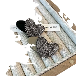 Exquisite mini heart-shaped hair clips set with full rhinestones in black and silver