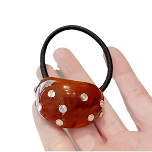 Élastique à cheveux ovale marron rouge foncé élégant avec cristaux brillants sur cordon