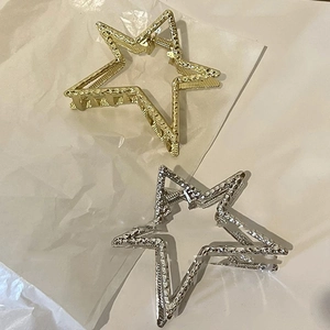 Women Hollow Star Hair Claw Clip Alloy Hammered Metal Electroplated Hairpin Gold Silver Star Hair Accessory For Daily Dating