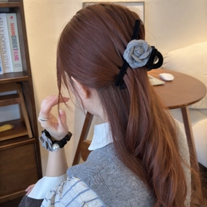 Élégant Ensemble de Pince à Cheveux et Élastique Fleur de Camélia en Velours pour Femme Accessoires de Coiffure Floraux Rose