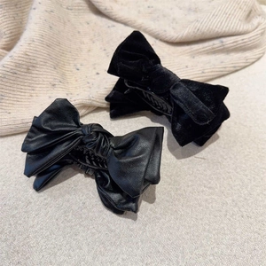 Pince à Cheveux Nœud en Velours Français pour Femmes Élégante Pince Requin en Cuir Accessoire de Coiffure Fait Main Haut de Gamme
