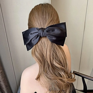 Grande Pince à Cheveux Nœud en Satin Noir Élégant Double Couche Ruban Oversize Pince à Ressort Accessoires Cheveux Femme Fête