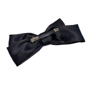 Barrette à cheveux élégante en satin noir avec grand nœud et fermoir à ressort métallique