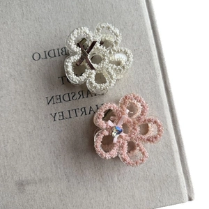 Elegant white and pink pearl heart bow hair claw clips with transparent acrylic material