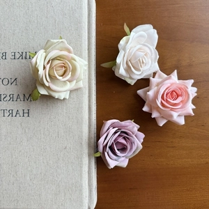 Elegant Chinese rose hair clips set in white and pink velvet for bridal accessories