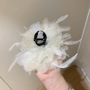 Elegant large cream feather bow hair claw clip for women's graceful hairstyle