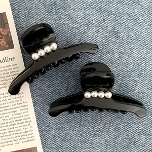 Set di due mollette per capelli nere con perle per acconciature eleganti in stile coreano