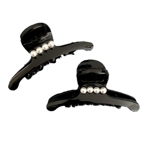 Pinze per capelli classiche con perle nere, quattro perle bianche e resina lucida