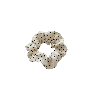 Chouchou crème chic à pois noirs, élastique à cheveux en tissu de qualité pour femme