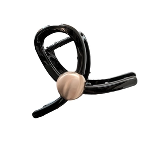 Pinza per capelli nera minimalista con decorazione in metallo dorato per acconciature