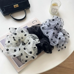 Set di tre elastici per capelli oversize in organza a pois e tinta unita grigio e nero