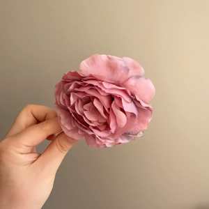 Pince à Cheveux Fleur de Pivoine en Tissu Fait Main pour Femme Grande Pince à Cheveux Florale Douce Accessoires de Voyage