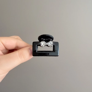 Elegant Black Acrylic Butterfly Hair Claw Clip With Rhinestone Glossy Minimalist Hair Accessories For Women Hair Styling