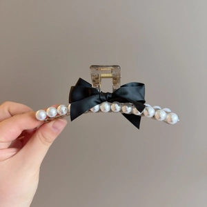 Pince à Cheveux Élégante avec Nœud en Satin Noir et Künstliche Perles d'Imitation Blanches Pince en Acrylique Transparent pour Femmes