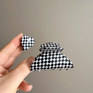 Vintage Checkerboard Acetate Hair Claw Clip Retro Plaid Shark Clip Heart Hair Accessory For Women Daily Styling Hair Jewelry