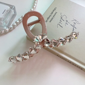 Pince à cheveux rose élégante avec strass en forme de cœur et ressort en métal