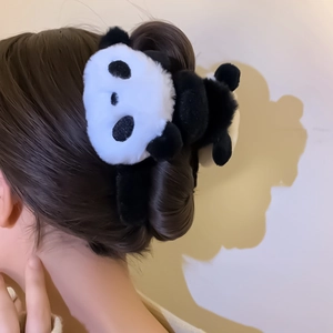 Pince à cheveux panda en peluche mignonne pour femmes, style hiver 2025 pour coiffure