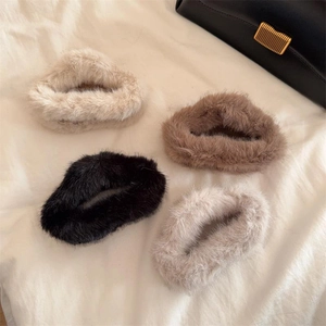 Pince à Cheveux Crabe en Peluche Nuage Automne Hiver pour Femme Élégante Grande Pince en Fausse Fourrure Antidérapante