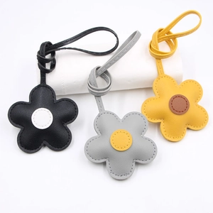 Artificial Leather Flower Bag Charm For Women Girls Leather Floral Keychain Pendant Handbag Decoration Ornament Accessories