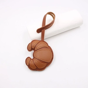 Fashionable Artificial Leather Croissant Shape Bag Charm Hand-Stitched Leather Keychain Pendant For Backpack Handbag Decor