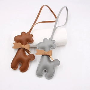 Mignon Girafe Forme d'animal Cuir Artificiel Bijou de Sac pour Femmes Nœud Papillon Pendentif Suspendu Sac à Main Sac à Dos Ornement