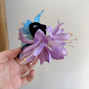 French Aesthetic Simulation Lily Flower Hair Claw Clip Large Gradient Textile Fabric Shark Clip Sweet Fairy Headwear Accessories For Women